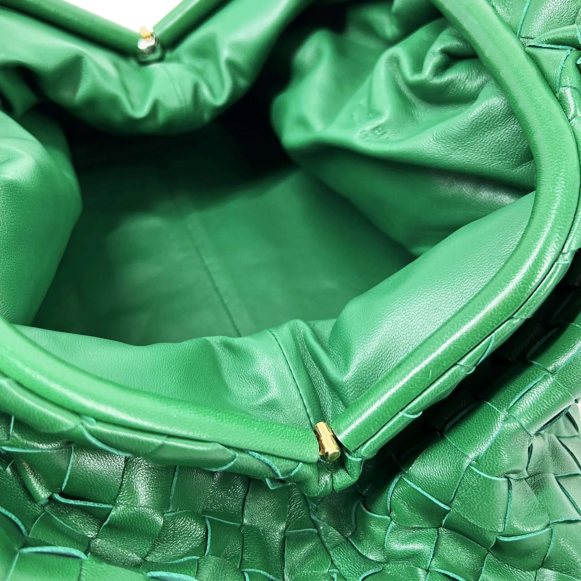 Bottega Veneta The pouch Intrecciato clutch Bag green