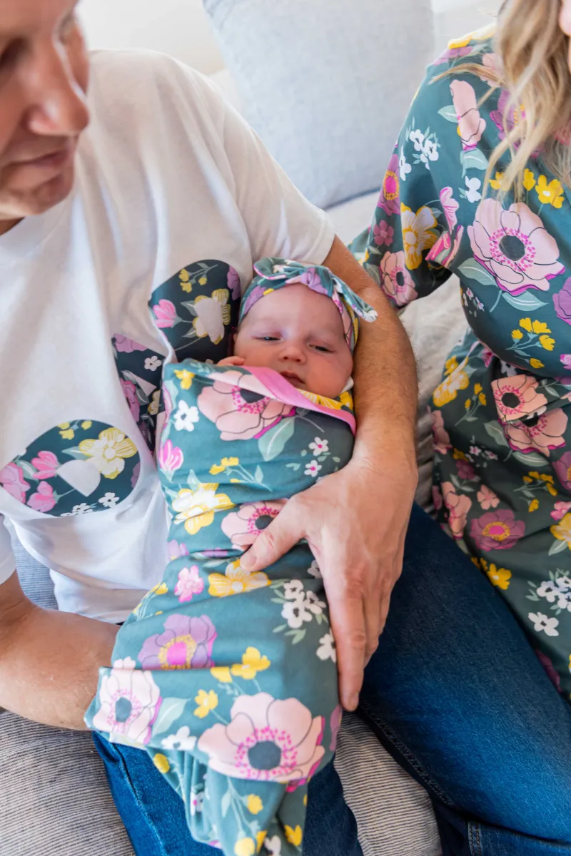 Charlotte Robe & Swaddle & Dad T-Shirt