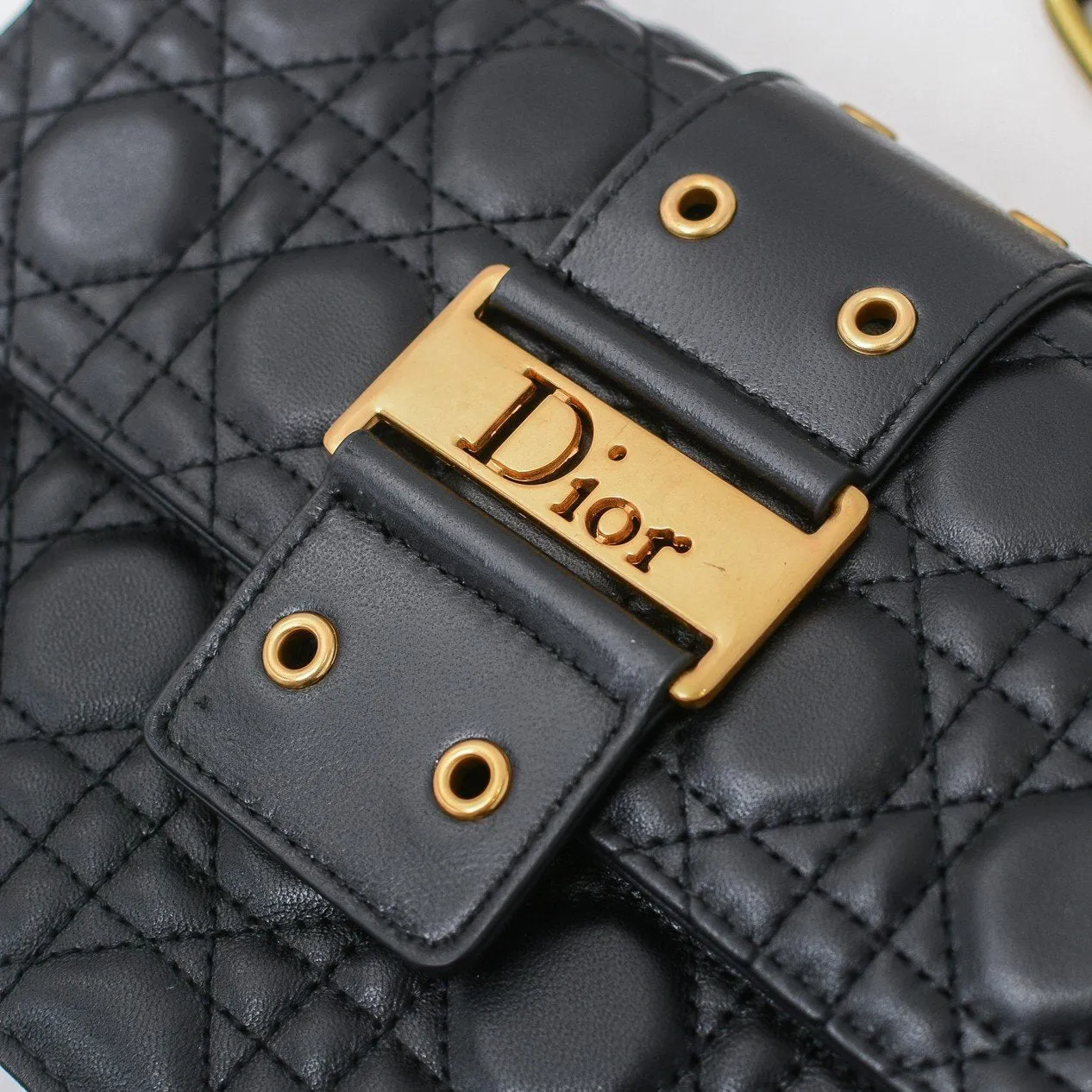 Designer Handbags DR 285