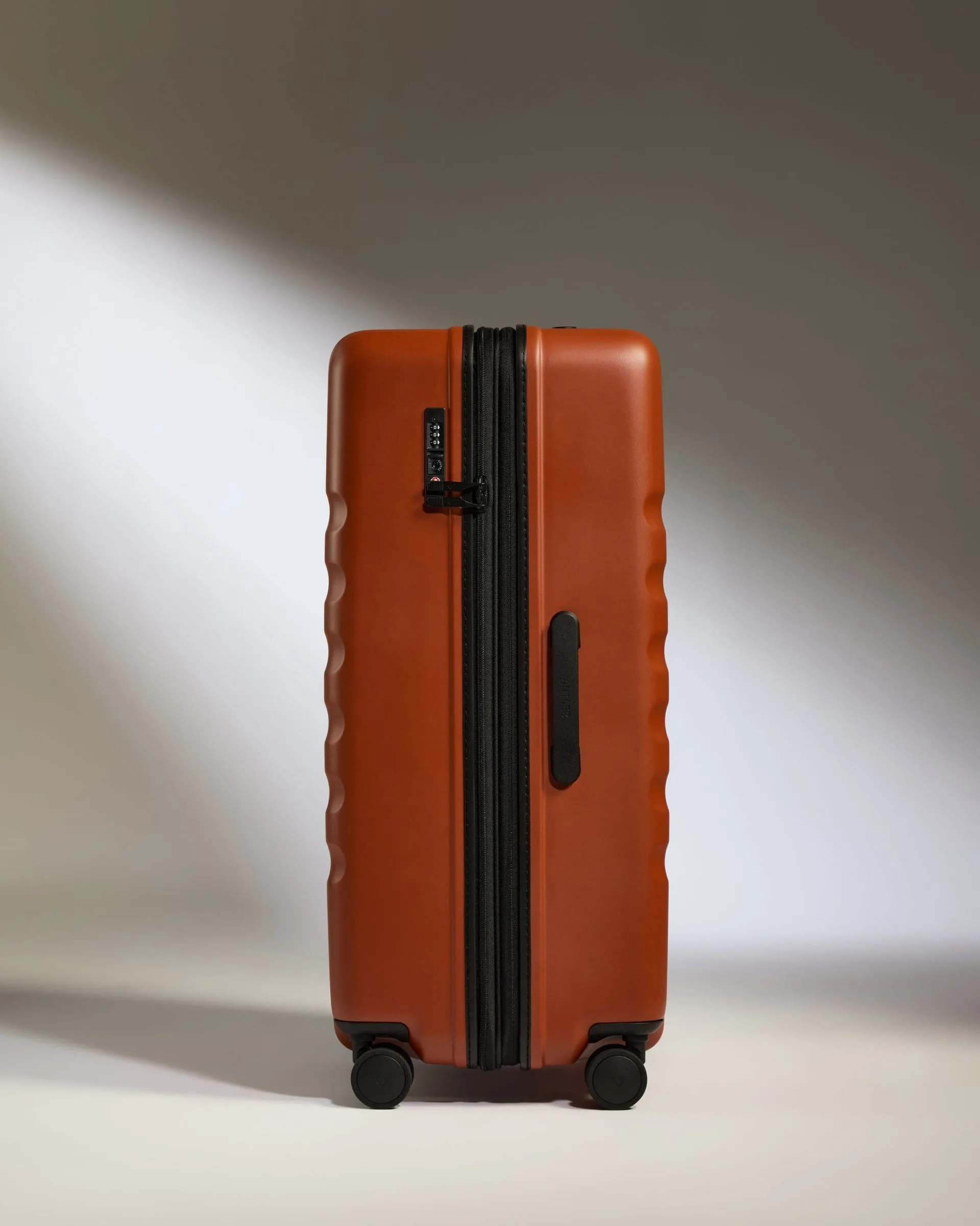 Large Suitcase in Maple Red - Icon Stripe