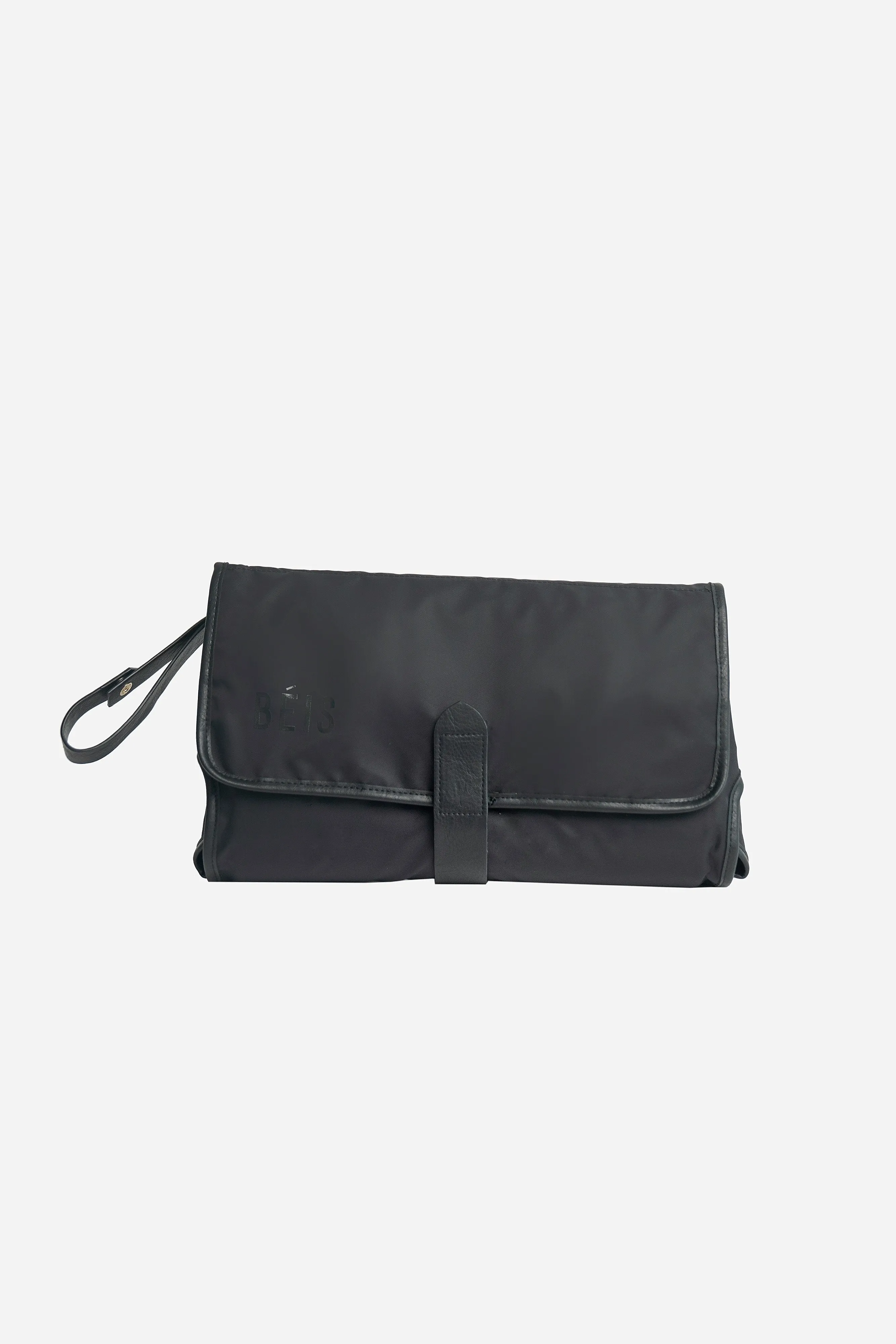 The Changing Organizer in Black