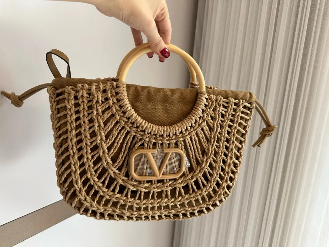 VLTN091 LOCÒ Raffia Shoulder Bag / 13.7x9.6x2.7inch